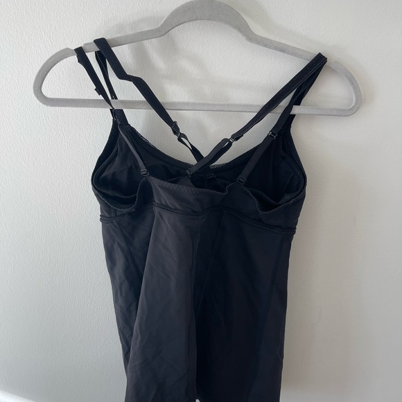 Lululemon Black Warrior Tank Strappy with Padding - Picture 4 of 7